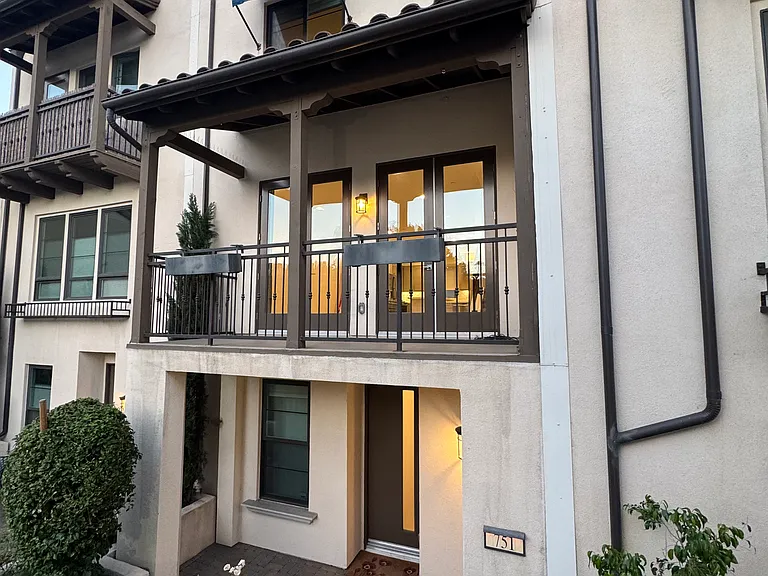 751 Talbot Ln — Photo 1