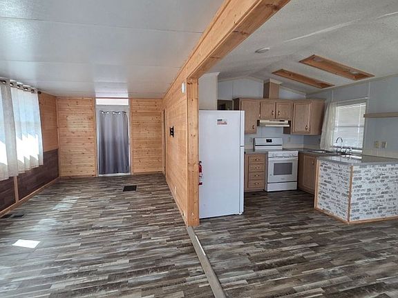 3rd image of 13 Beach Creek Rd