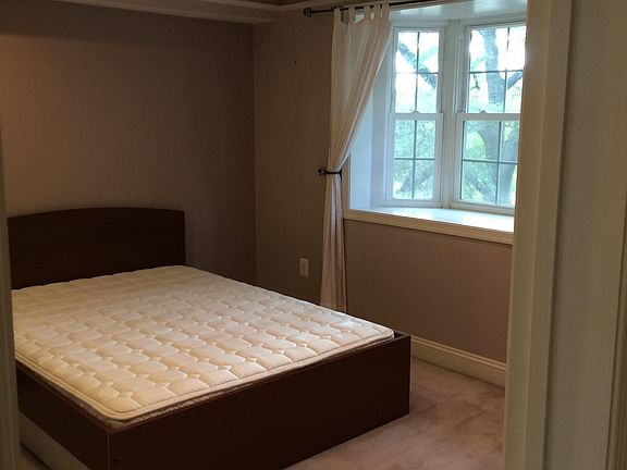 4th image of 2106 N Scott St APT 46
