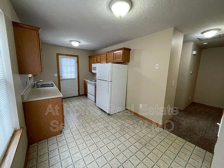 3031 N Fremont Ave — Photo 12