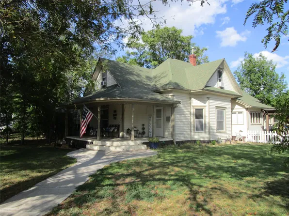 1002 N 4th St, Garden City, KS 67846