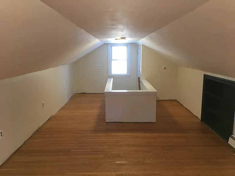 200 Bonesteel St — Photo 13