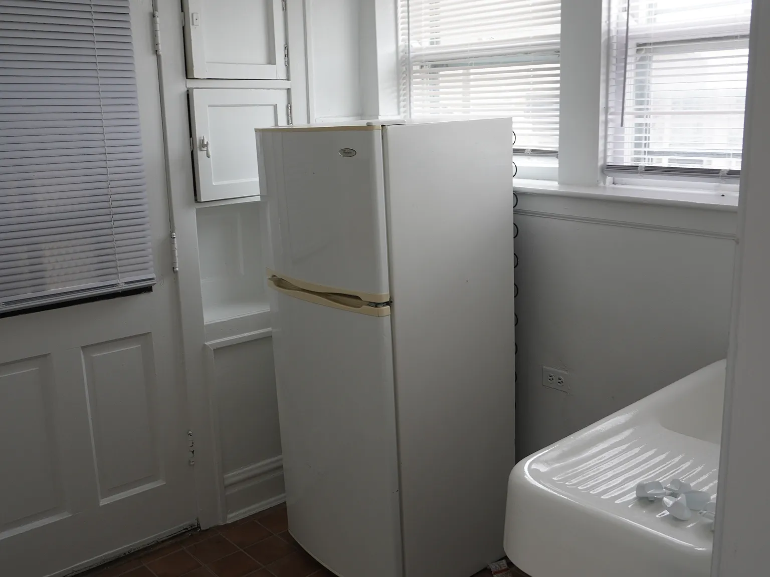 Studio, 1.0 bath, 500 sqft, $1,050 — Photo 1