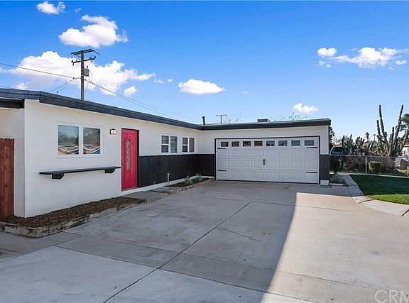 3rd image of 24833 Carolyn Ave
