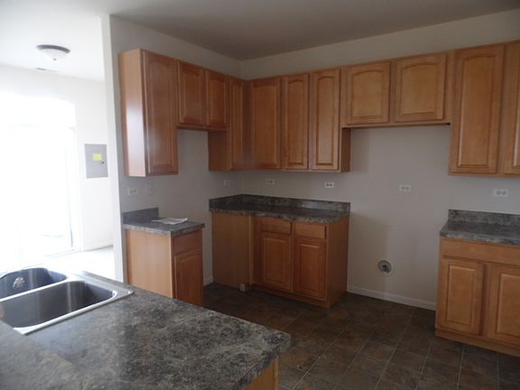 4th image of 1712 Parkside Dr