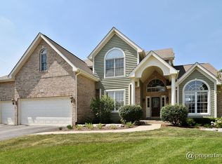 23 W Sandstone Ct, South Elgin, IL 60177