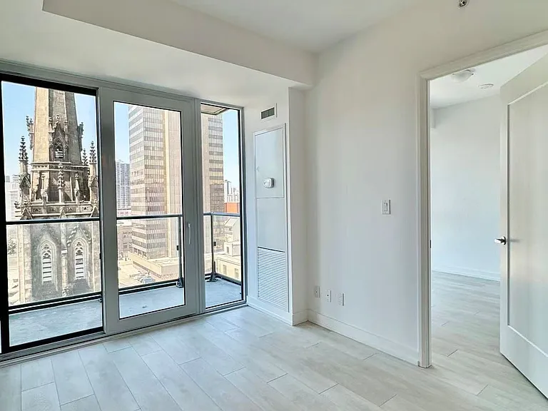 75 James St S #901 — Photo 12