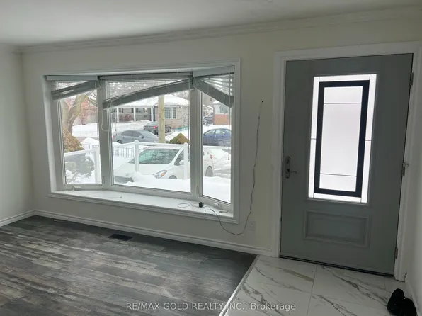 4 Garfield Cres, Brampton, ON L6V 1V8