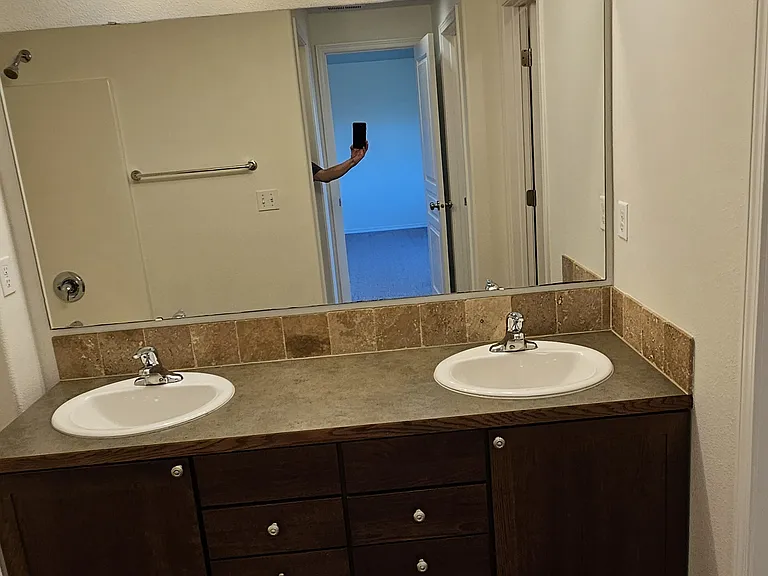 6114 Ochoco Ln — Photo 11