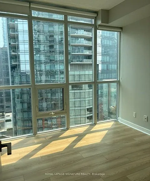 126 Simcoe St #1707 — Photo 8