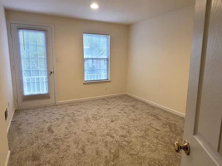 9492 Bankhead Dr — Photo 8