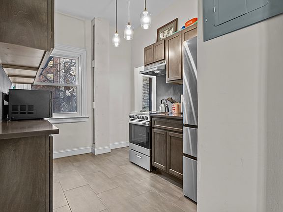 5th image of 50 Livingston St