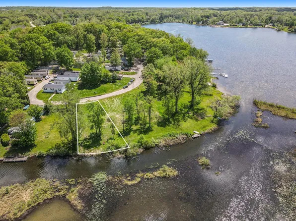 277 Lakeside Dr Lot E, Delton, MI 49046