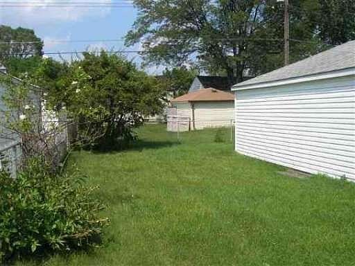 5th image of 18973 Elkhart St