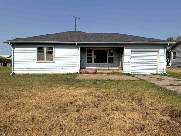 604 S 3rd St, Bushton, KS 67427