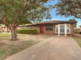835 9th St, Wolfforth, TX 79382