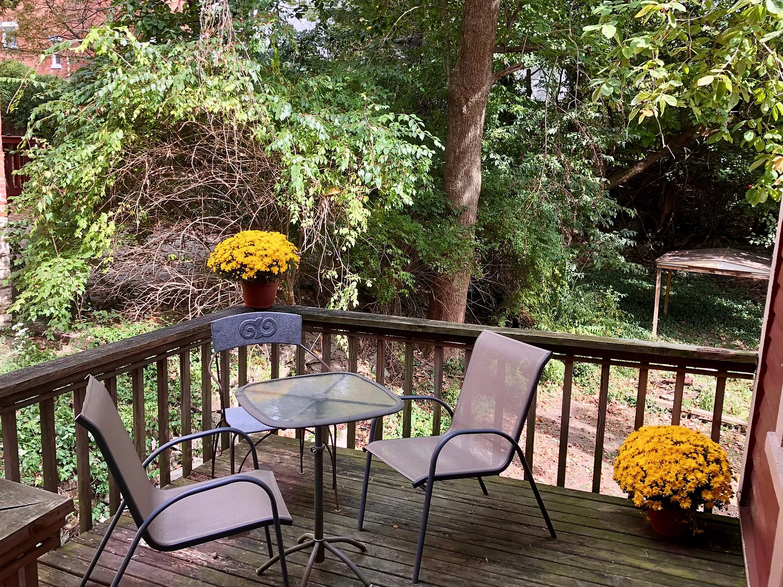 2 bed, 1.5 bath, 1200 sqft, $2,500 — Photo 2