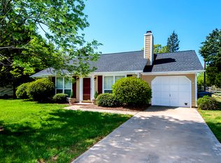 1500 Bear Mountain Rd, Charlotte, NC 28214