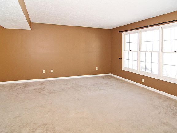 3rd image of 10733 Preston Dr