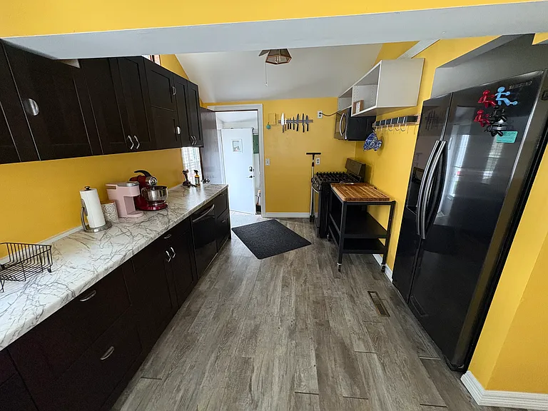 2508 S Superior St — Photo 10