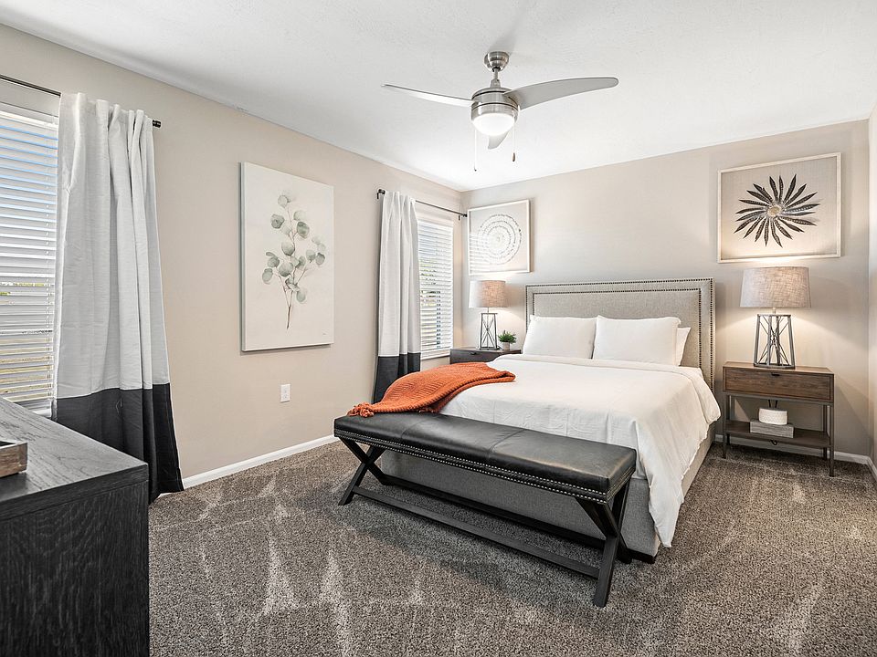 Main Bedroom with En-Suite Closet and Bathroom