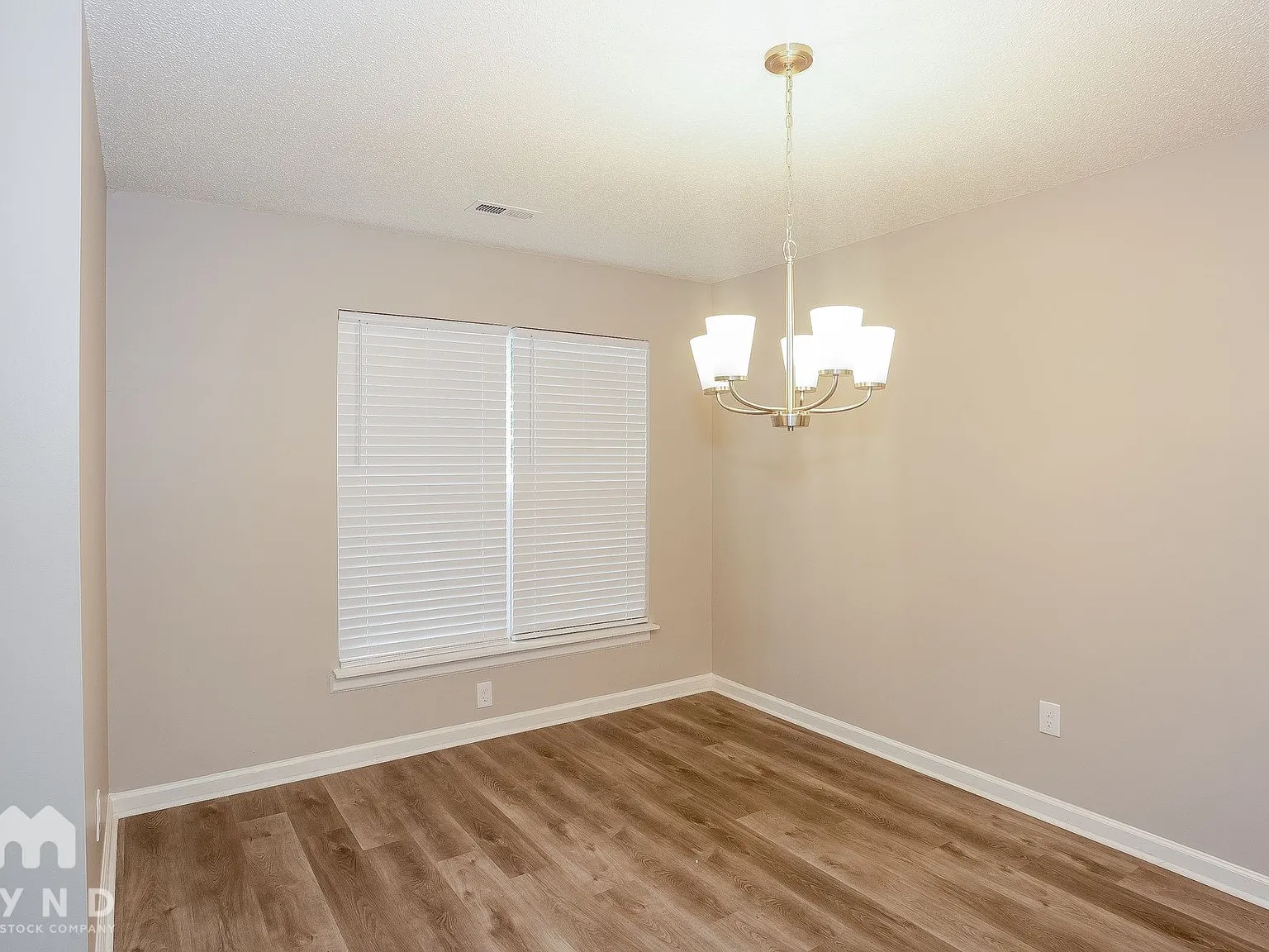 3 bed, 2.0 bath, 1509 sqft, $1,945 — Photo 3