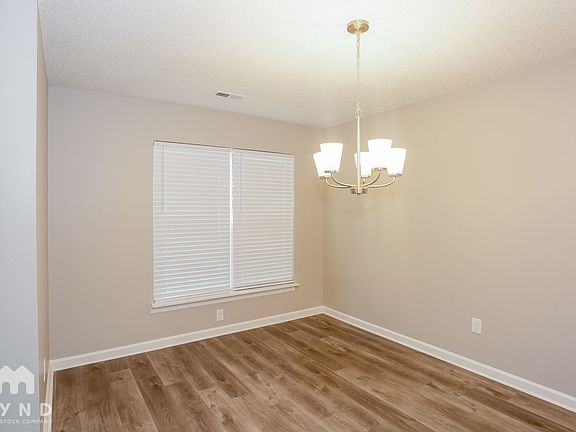 3rd image of 2066 Chapel Creek Rd SW