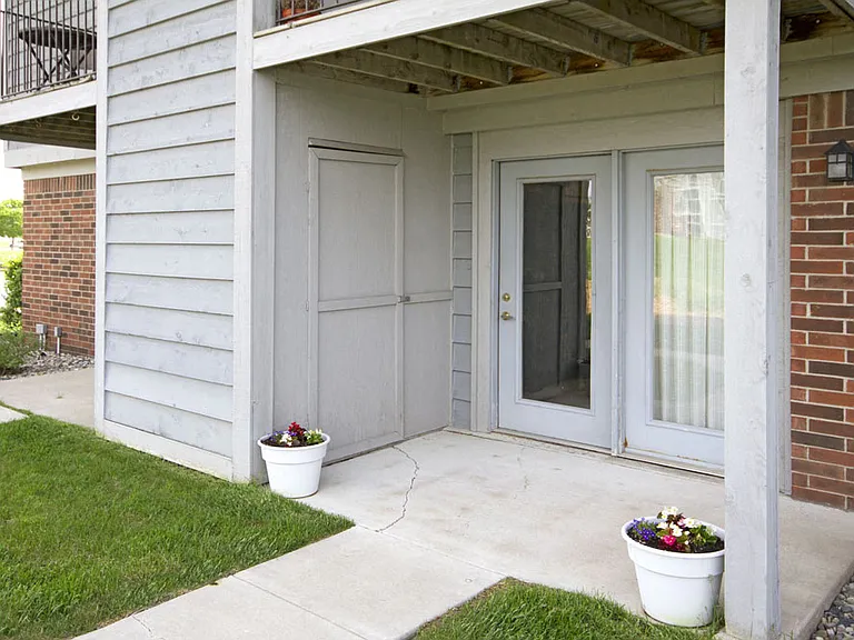 Dupont Lakes Apartments — Photo 9