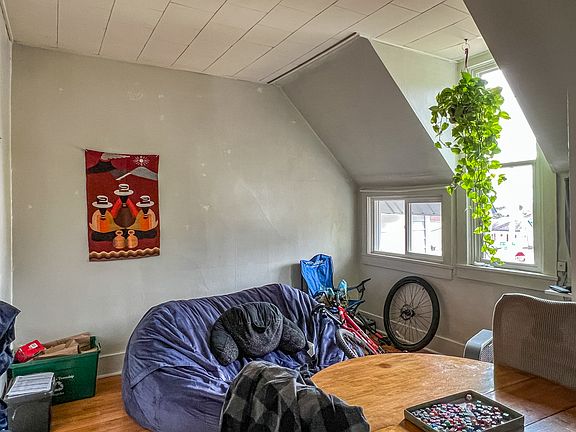 5th image of 301 N 4th St #5