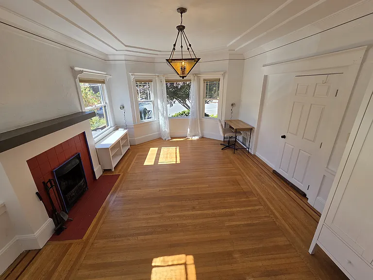 2722 Russell St #2720 — Photo 6