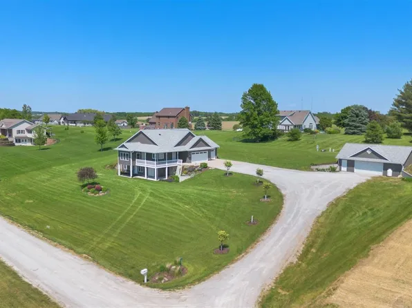4924 Walnut Rd SW, Kalona, IA 52247