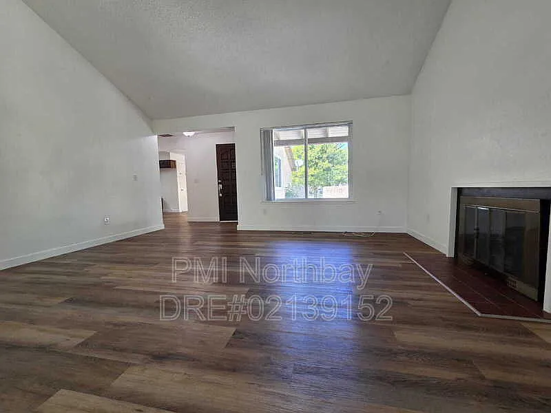 Building Photo - 1152 Hartford Pl