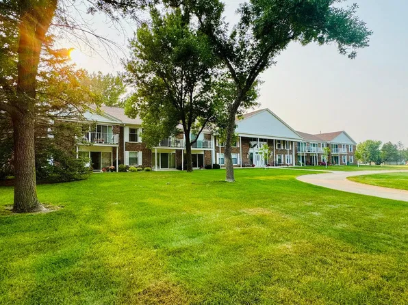 1601 Ohio Ave SW APT 104, Huron, SD 57350