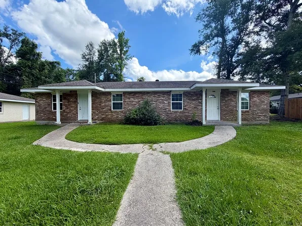 404/406 8th St, Picayune, MS 39466