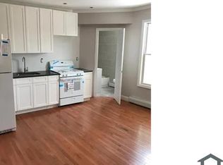 900A E 213th St #3R, Bronx, NY 10469