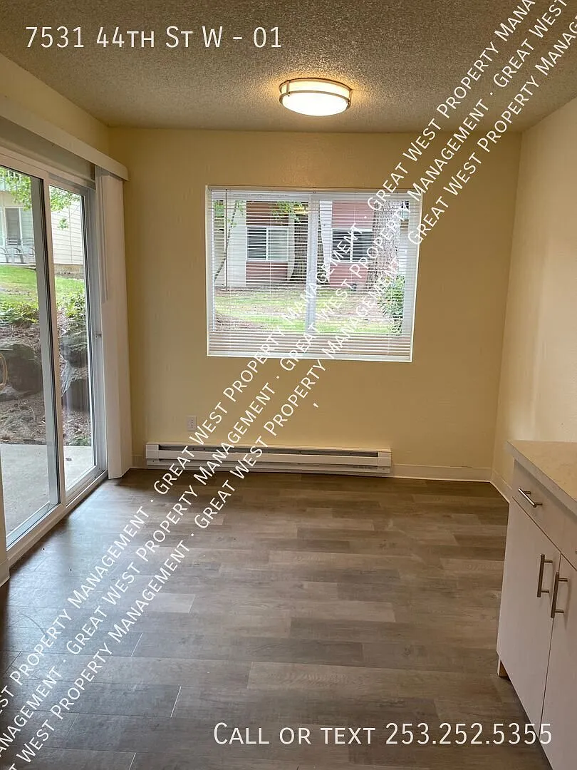 First Month Free! Cozy Upgraded One Bedroom Apartment $1,375/Mo. — Photo 4