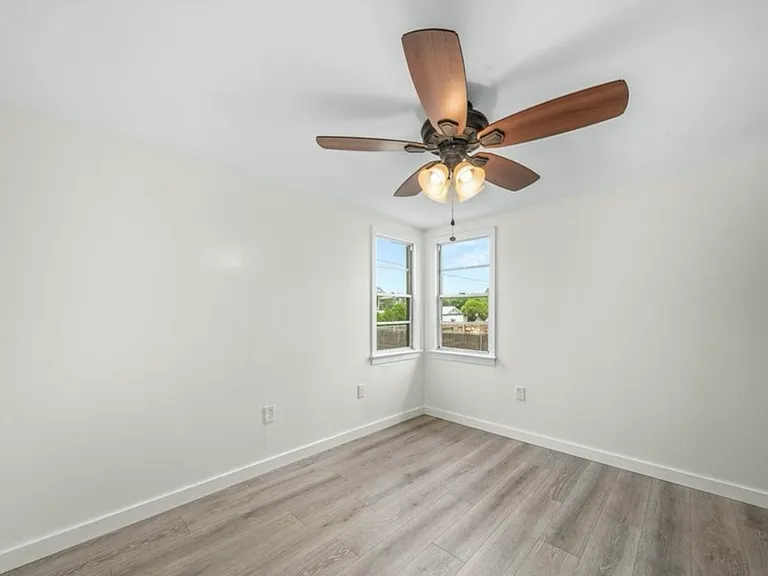 12 N Desoto Ave — Photo 8