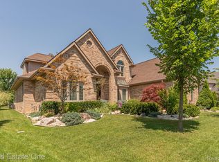 47064 Northumberland St, Novi, MI 48374