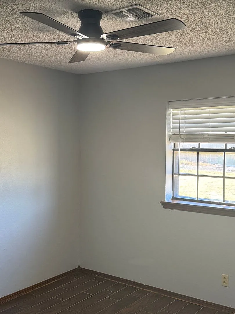 2 bedroom 1 bath apartment — Photo 4