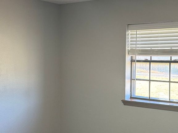 4th image of 2124 Apple Ave #2124