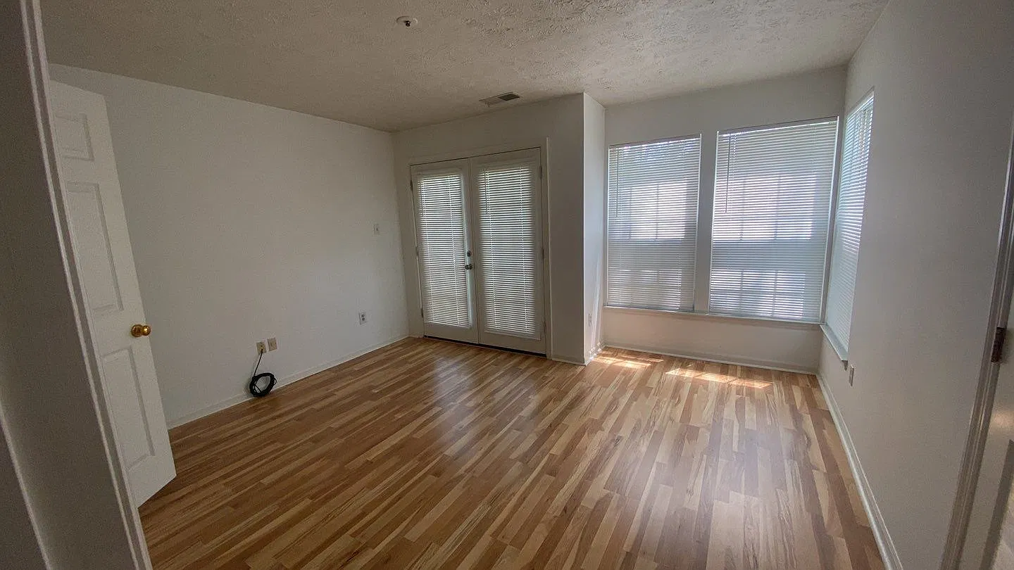 Light and bright condo! — Photo 4