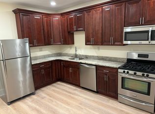 718 E 6th St #3, Boston, MA 02127