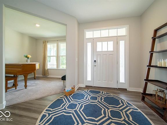 4th image of 10490 Sanford Ct