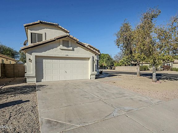 2nd image of 1294 N BLACKSTONE Drive