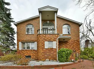 87-09 Santiago St, Hollis, NY 11423
