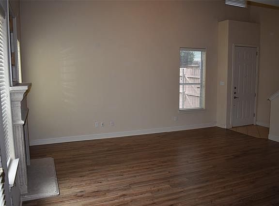3rd image of 616 Rosemead Dr