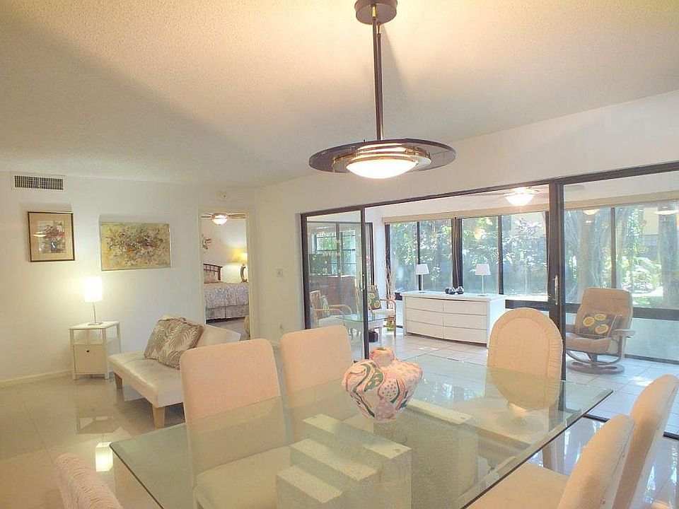 Living/Dining Rooms/ Porth