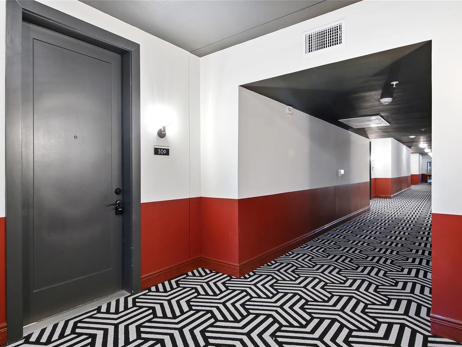 1 bed, 1.0 bath, 716 sqft, $1,650 — Photo 2
