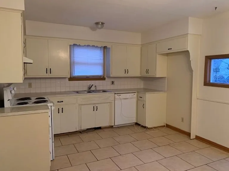 1249 S Cedarbrook Ave — Photo 7
