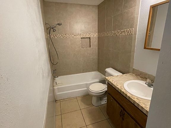 4th image of 401 12th Ave SE APT 298